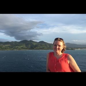 Meet your Posher, Julia